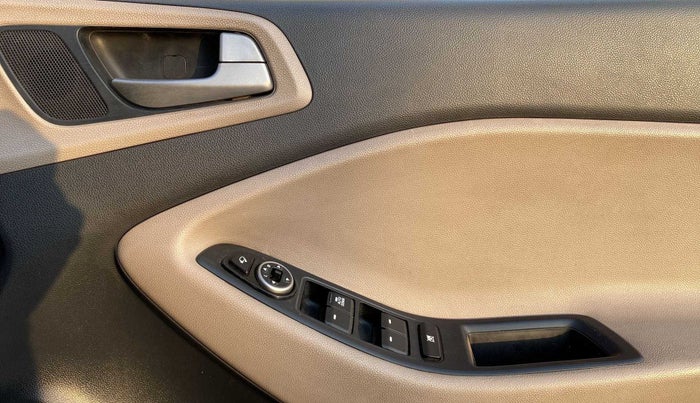 2015 Hyundai Elite i20 SPORTZ 1.2, Petrol, Manual, 47,473 km, Driver Side Door Panels Control