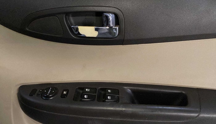 2012 Hyundai i20 MAGNA (O) 1.2, Petrol, Manual, 59,516 km, Driver Side Door Panels Control