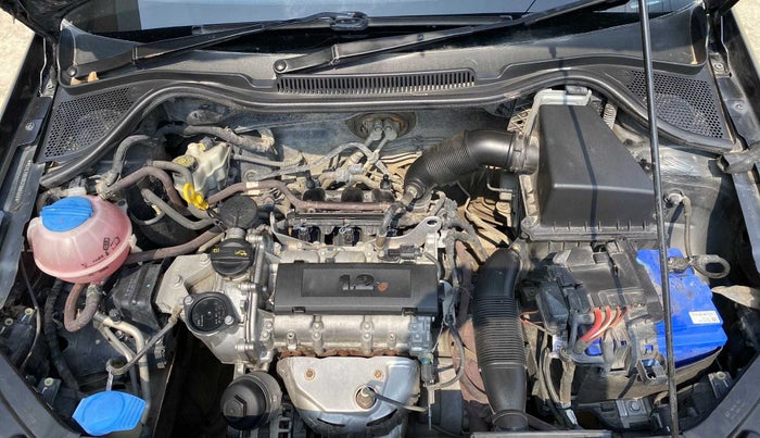 2016 Volkswagen Polo HIGHLINE1.2L, Petrol, Manual, 47,376 km, Open Bonet