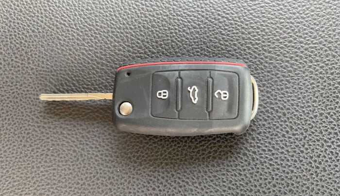 2016 Volkswagen Polo HIGHLINE1.2L, Petrol, Manual, 47,376 km, Key Close Up