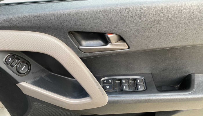 2017 Hyundai Creta SX PLUS 1.6 PETROL, Petrol, Manual, 68,428 km, Driver Side Door Panels Control