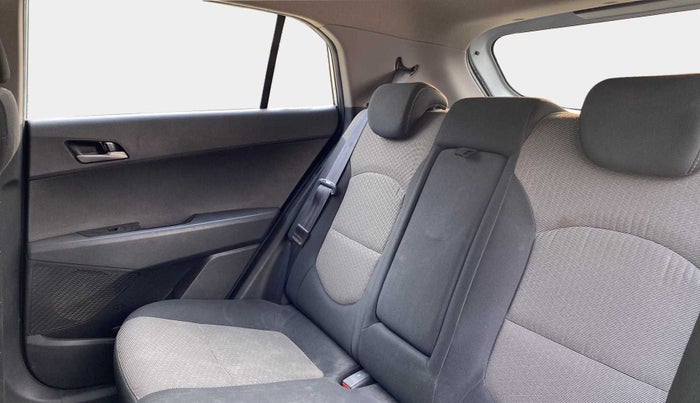 2017 Hyundai Creta SX PLUS 1.6 PETROL, Petrol, Manual, 68,428 km, Right Side Rear Door Cabin