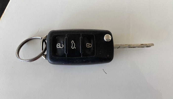 2015 Volkswagen Polo HIGHLINE1.2L, Petrol, Manual, 93,295 km, Key Close Up