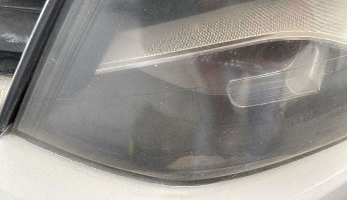 2015 Volkswagen Polo HIGHLINE1.2L, Petrol, Manual, 93,295 km, Left headlight - Clamp has minor damage