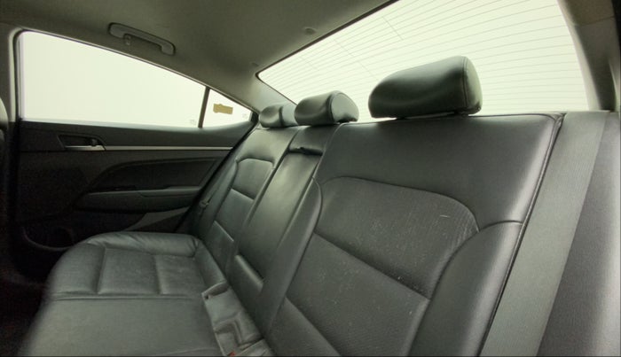 2017 Hyundai New Elantra 2.0 SX(O) AT PETROL, Petrol, Automatic, 1,13,960 km, Right Side Rear Door Cabin