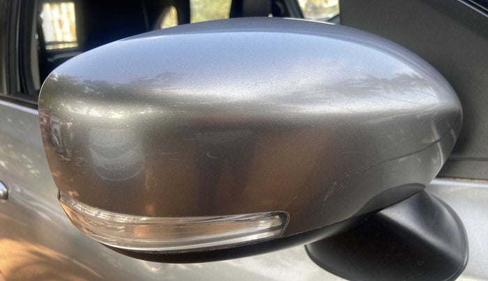 2015 Maruti Baleno DELTA CVT PETROL 1.2, Petrol, Automatic, 44,507 km, Right rear-view mirror - Mirror has minor damage