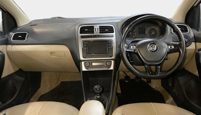 2017 Volkswagen Ameo HIGHLINE1.2L PLUS 16 ALLOY, Petrol, Manual, 66,460 km, Dashboard