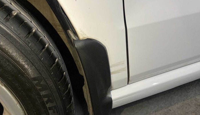 2017 Volkswagen Ameo HIGHLINE1.2L PLUS 16 ALLOY, Petrol, Manual, 66,460 km, Left fender - Minor scratches