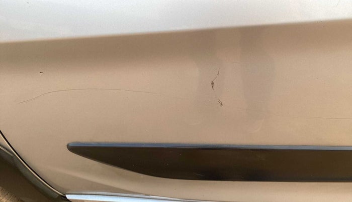 2016 Honda BR-V 1.5L I-VTEC VX, Petrol, Manual, 40,425 km, Front passenger door - Minor scratches