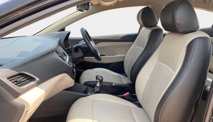 2019 Hyundai Verna 1.6 VTVT SX, Petrol, Manual, 25,299 km, Right Side Front Door Cabin
