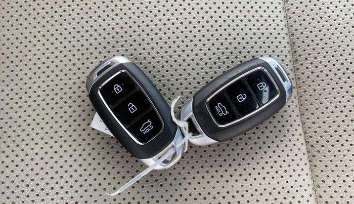 2019 Hyundai Verna 1.6 VTVT SX, Petrol, Manual, 25,299 km, Key Close Up