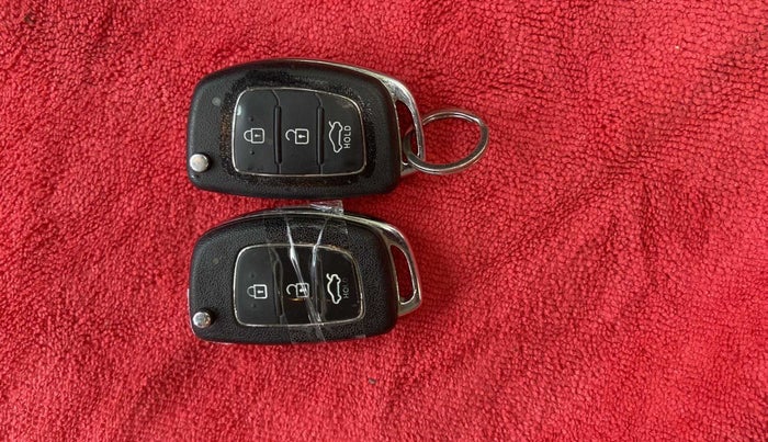 2014 Hyundai Xcent S 1.2, CNG, Manual, 48,719 km, Key Close Up