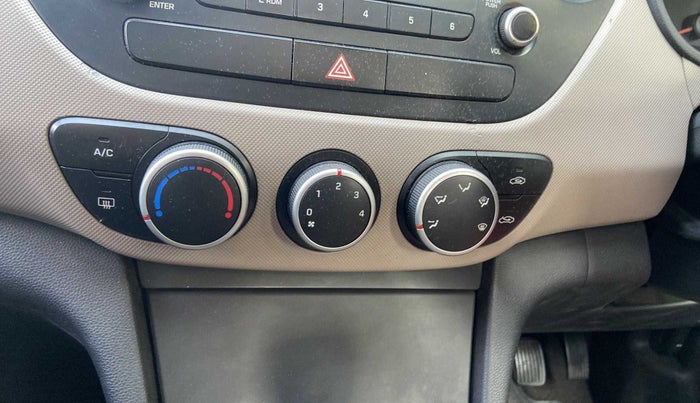 2014 Hyundai Xcent S 1.2, CNG, Manual, 48,719 km, AC Unit - Directional switch has minor damage
