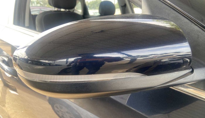 2021 Hyundai NEW I20 SPORTZ 1.2 MT, Petrol, Manual, 3,539 km, Right rear-view mirror - Indicator light has minor damage