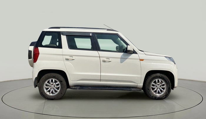 2018 Mahindra TUV300 T8, Diesel, Manual, 94,455 km, Right Side View