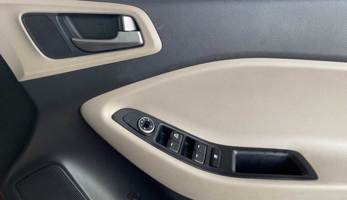 2016 Hyundai Elite i20 MAGNA 1.4 CRDI, Diesel, Manual, 97,438 km, Driver Side Door Panels Control