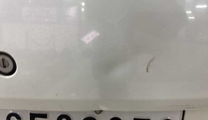 2013 Maruti Swift LXI, CNG, Manual, 80,384 km, Dicky (Boot door) - Slightly rusted