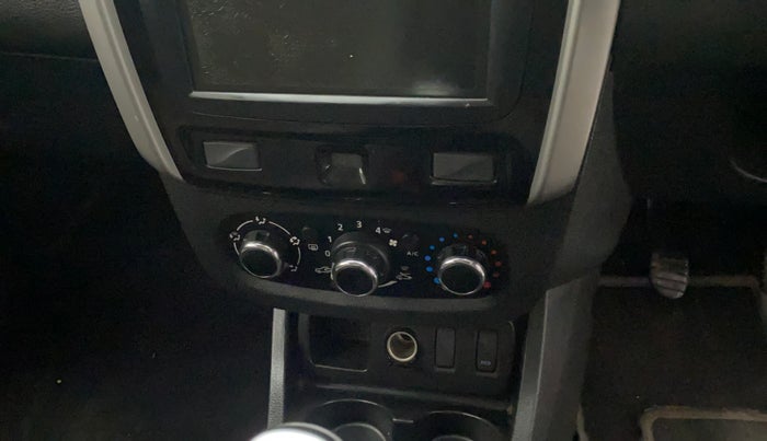 2019 Renault Duster RXS PETROL, Petrol, Manual, 48,436 km, AC Unit - Directional switch has minor damage