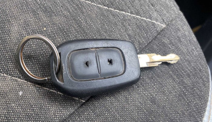 2016 Renault Kwid RXT 0.8, Petrol, Manual, 84,647 km, Lock system - Remote key not functional