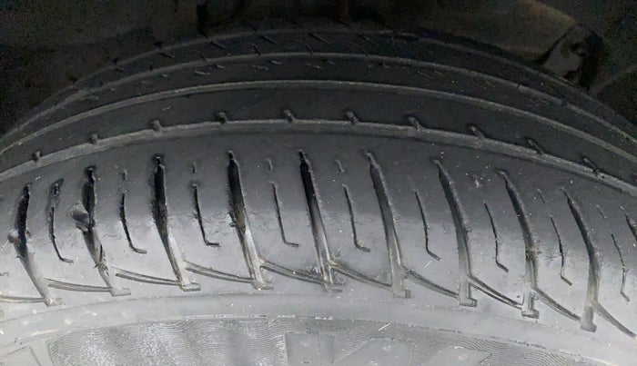 2018 Renault Duster RXS CVT, Petrol, Automatic, 43,792 km, Right Front Tyre Tread