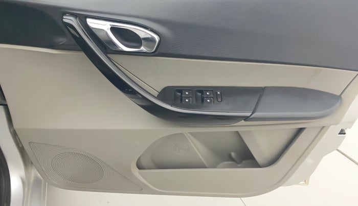 2017 Tata Tiago XZ PETROL, Petrol, Manual, 54,994 km, Driver Side Door Panels Control