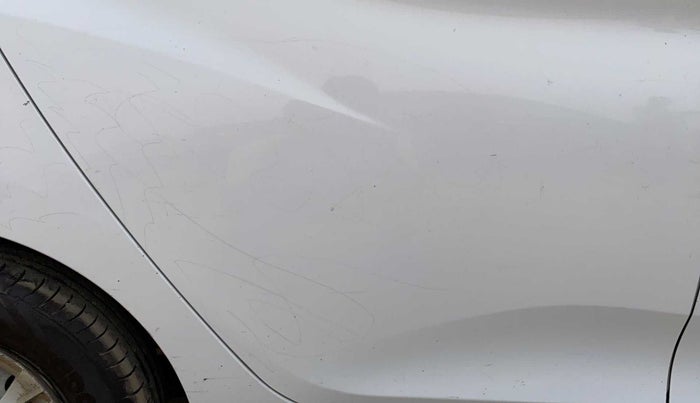 2015 Hyundai Eon D-LITE+, CNG, Manual, 40,389 km, Right rear door - Minor scratches