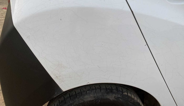2015 Hyundai Eon D-LITE+, CNG, Manual, 40,389 km, Right quarter panel - Minor scratches