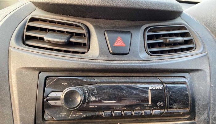 2015 Hyundai Eon D-LITE+, CNG, Manual, 40,389 km, Infotainment system - AM/FM Radio - Not Working