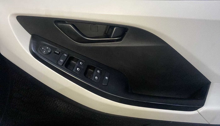 2022 Hyundai Creta EX 1.5 PETROL, Petrol, Manual, 6,397 km, Driver Side Door Panels Control
