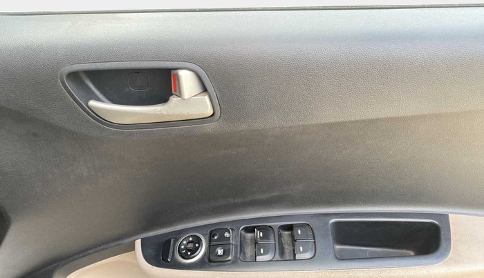 2015 Hyundai Xcent S 1.2, Petrol, Manual, 76,003 km, Driver Side Door Panels Control