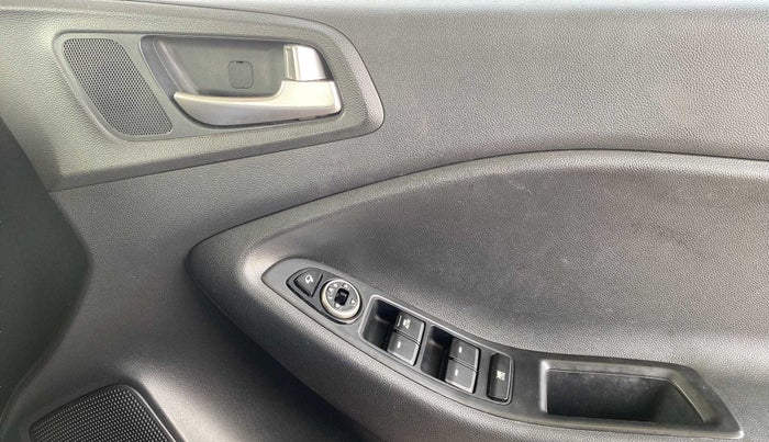 2016 Hyundai i20 Active 1.2 SX, Petrol, Manual, 89,431 km, Driver Side Door Panels Control