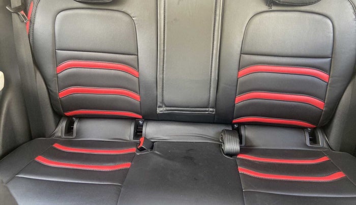 2022 Tata PUNCH CREATIVE  MT, Petrol, Manual, 4,702 km, Second-row right seat - Cover slightly stained