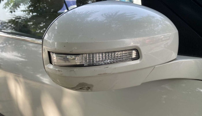 2014 Maruti Swift Dzire VDI, Diesel, Manual, 98,693 km, Right rear-view mirror - ORVM switch has minor damage