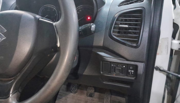 2019 Maruti Vitara Brezza VDI, Diesel, Manual, 83,217 km, Dashboard - Headlight height adjustment not working