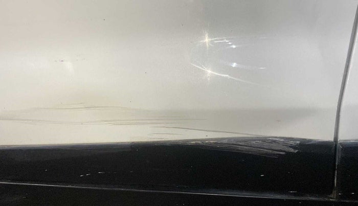 2019 Maruti Vitara Brezza VDI, Diesel, Manual, 82,864 km, Front passenger door - Minor scratches