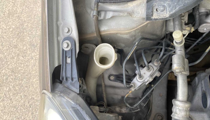 2013 Honda Brio E MT, Petrol, Manual, 91,811 km, Front windshield - Wiper bottle cap missing