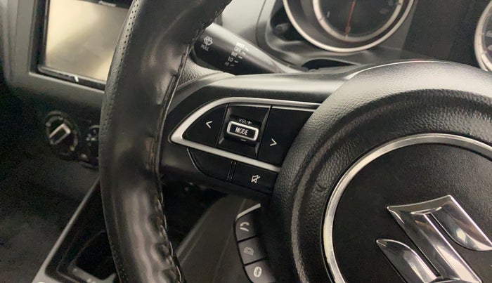 2018 Maruti Swift VDI AMT, Diesel, Automatic, 74,785 km, Steering wheel - Sound system control has minor damage