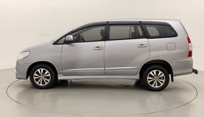 2016 Toyota Innova 2.5 VX 8 STR, Diesel, Manual, 71,386 km, Left Side