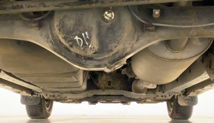 2016 Toyota Innova 2.5 VX 8 STR, Diesel, Manual, 71,386 km, Rear Underbody