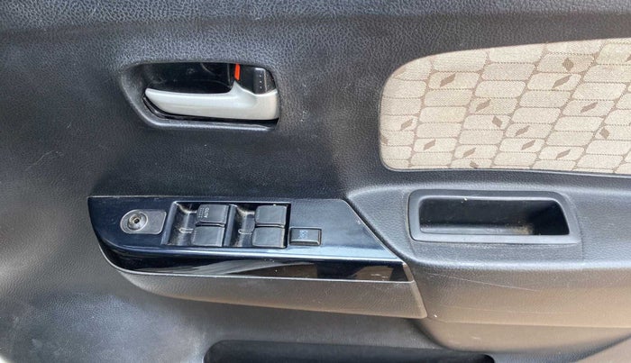2017 Maruti Wagon R 1.0 VXI, Petrol, Manual, 58,869 km, Driver Side Door Panels Control