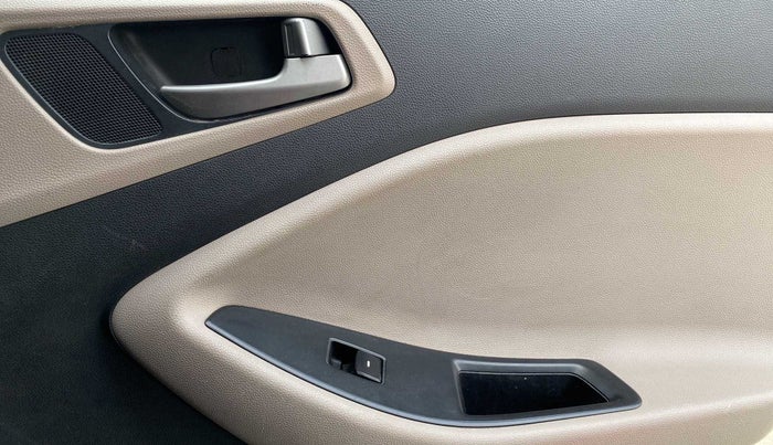 2015 Hyundai Elite i20 MAGNA 1.2, Petrol, Manual, 56,820 km, Right rear window switch / handle - Minor damage