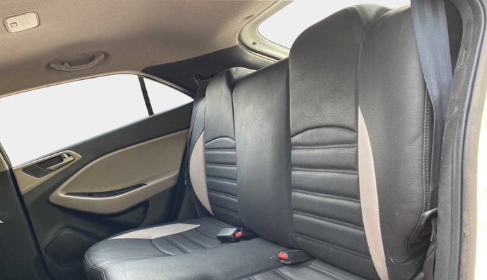 2015 Hyundai Elite i20 MAGNA 1.2, Petrol, Manual, 56,820 km, Right Side Rear Door Cabin