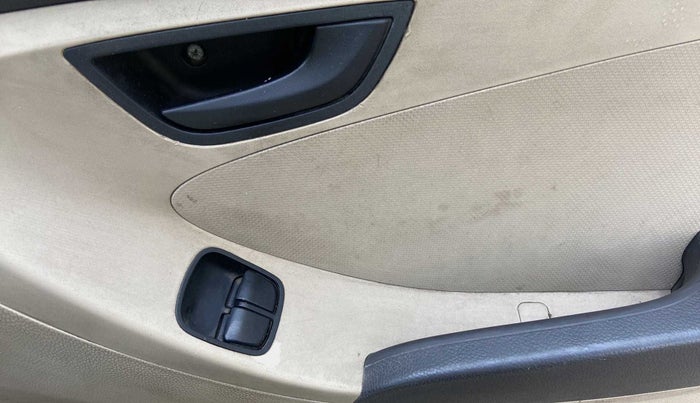 2018 Hyundai Eon ERA +, Petrol, Manual, 94,355 km, Driver Side Door Panels Control