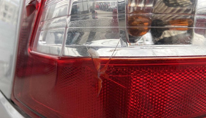 2014 Toyota Etios GD, Diesel, Manual, 1,12,969 km, Left tail light - Minor damage