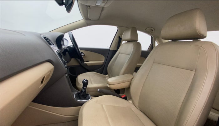 2016 Volkswagen Vento HIGHLINE 1.6 MPI, Petrol, Manual, 83,310 km, Right Side Front Door Cabin