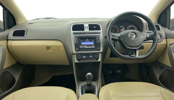 2016 Volkswagen Vento HIGHLINE 1.6 MPI, Petrol, Manual, 83,310 km, Dashboard