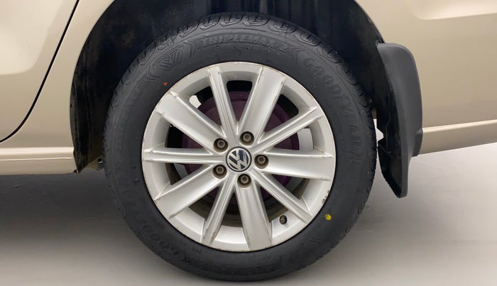 2016 Volkswagen Vento HIGHLINE 1.6 MPI, Petrol, Manual, 83,310 km, Left Rear Wheel