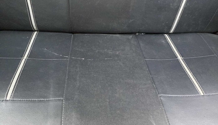 2017 Renault Kwid RXL 1.0, Petrol, Manual, 62,686 km, Second-row left seat - Cover slightly stained