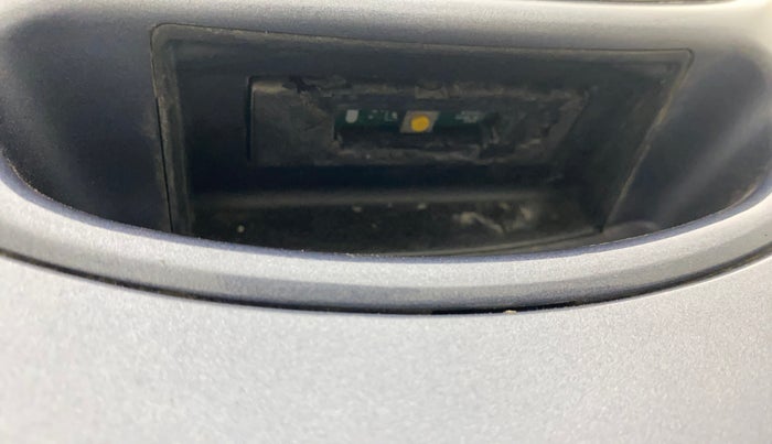 2014 Hyundai Grand i10 MAGNA 1.2 KAPPA VTVT, Petrol, Manual, 44,736 km, Dicky (Boot door) - Handle has minor damage