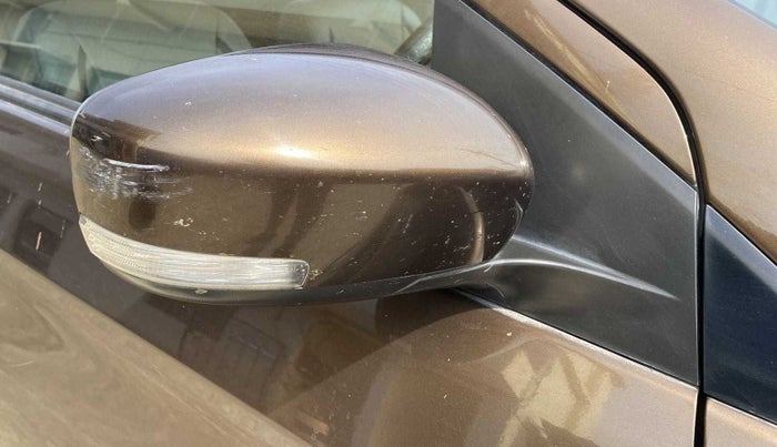 2015 Maruti Ciaz VXI, Petrol, Manual, 81,086 km, Right rear-view mirror - Mirror movement not proper